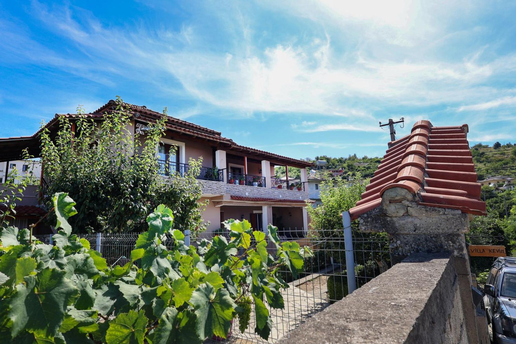 Villa Kevin Berat Exterior photo