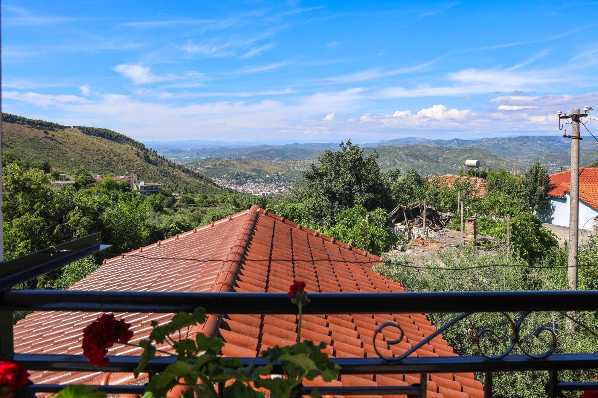 Villa Kevin Berat Exterior photo